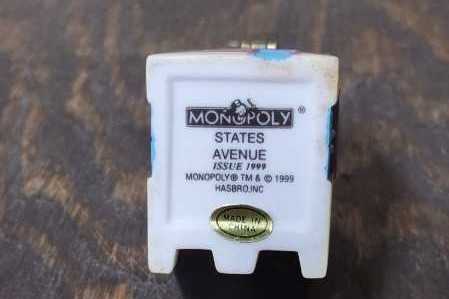 Monopoly Hinged Box States Ave  board game collectible [Barcode 715429993436] - Main Image 2