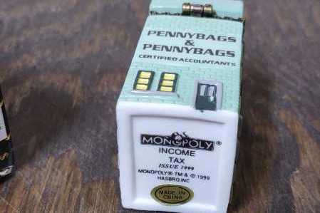 Monopoly Hinged Box  board game collectible [Barcode 715429993498] - Main Image 2