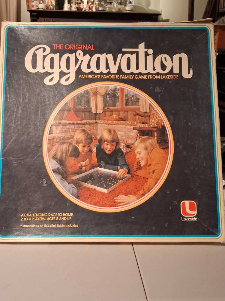 Aggravation (Hong Kong printing 1982 )  (2-4) board game collectible - Main Image 2