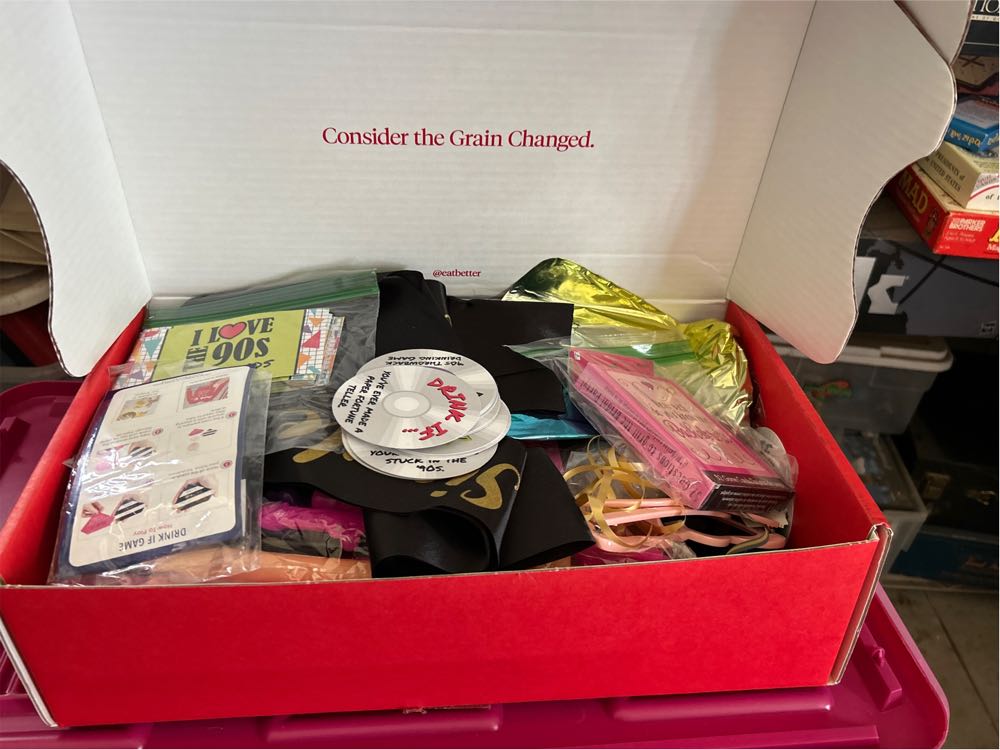 Bridal Shower How Well Do You Know The Bachelorette? Bachelorette Party Bride Team  board game collectible [Barcode 013051580889] - Main Image 2