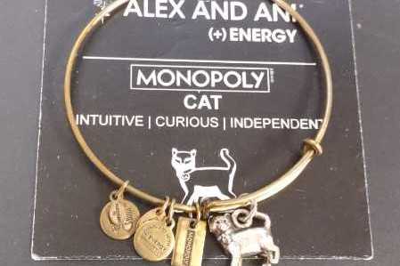 Spot It! Basic French Blue Orange Asmodee North America Toy & Gift Catalog