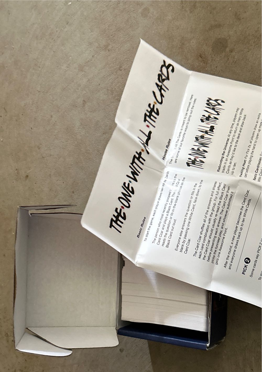 Friends - The One With All The Cards  board game collectible - Main Image 2