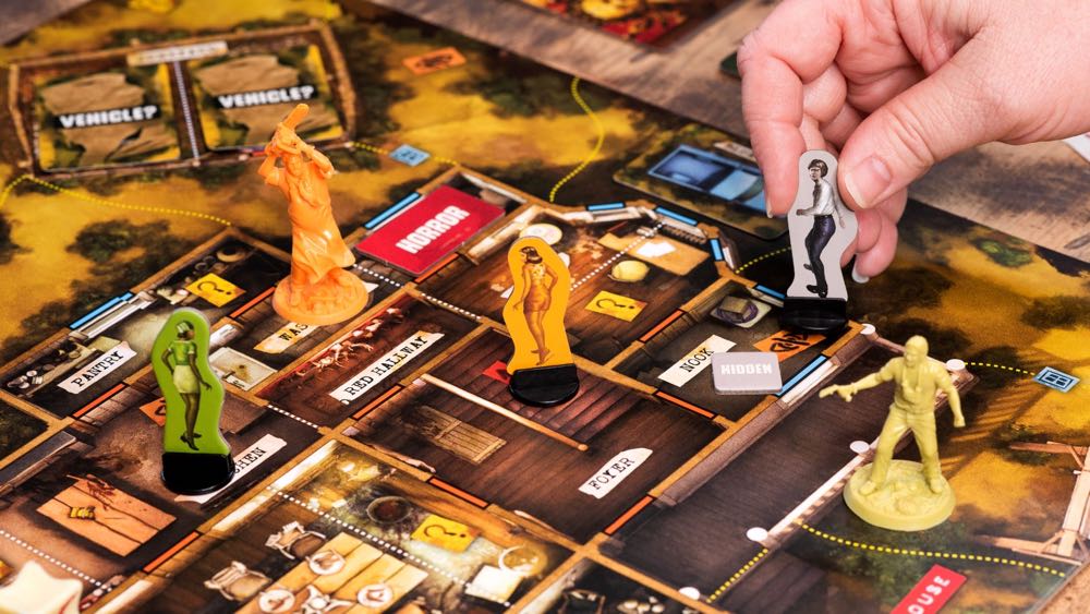 The TEXAS CHAINSAW MASSACRE : SLAUGHTERHOUSE  (2 - 5) board game collectible [Barcode 889698699440] - Main Image 2