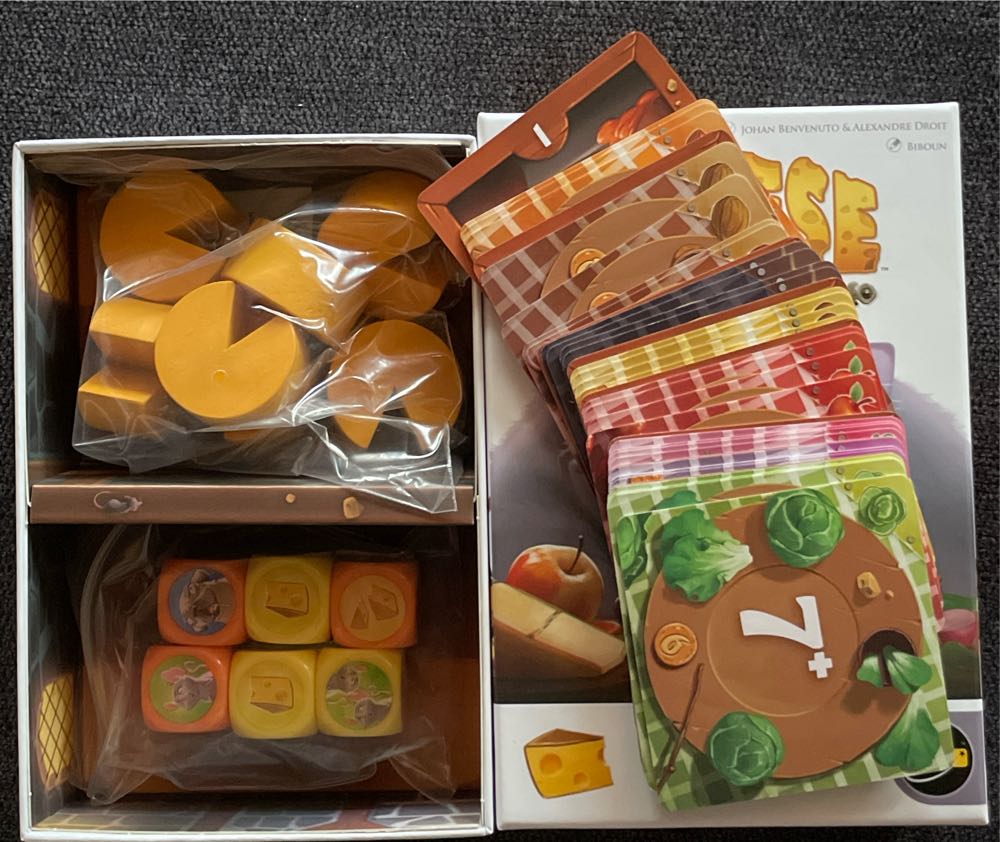 Cheese Master The Game Of Musical Cheese Card Game  (2-8) board game collectible [Barcode 3701551700483] - Main Image 3