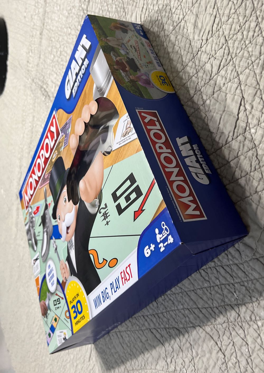 Monopoly: Giant Ed  (2-4) board game collectible [Barcode 778988495377] - Main Image 3
