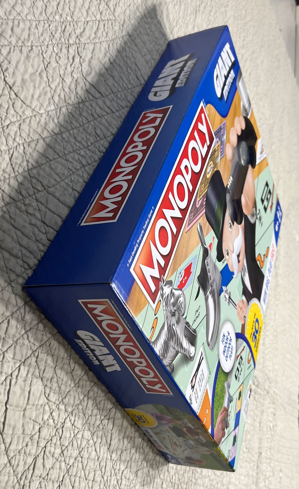 Monopoly: Giant Ed  (2-4) board game collectible [Barcode 778988495377] - Main Image 4