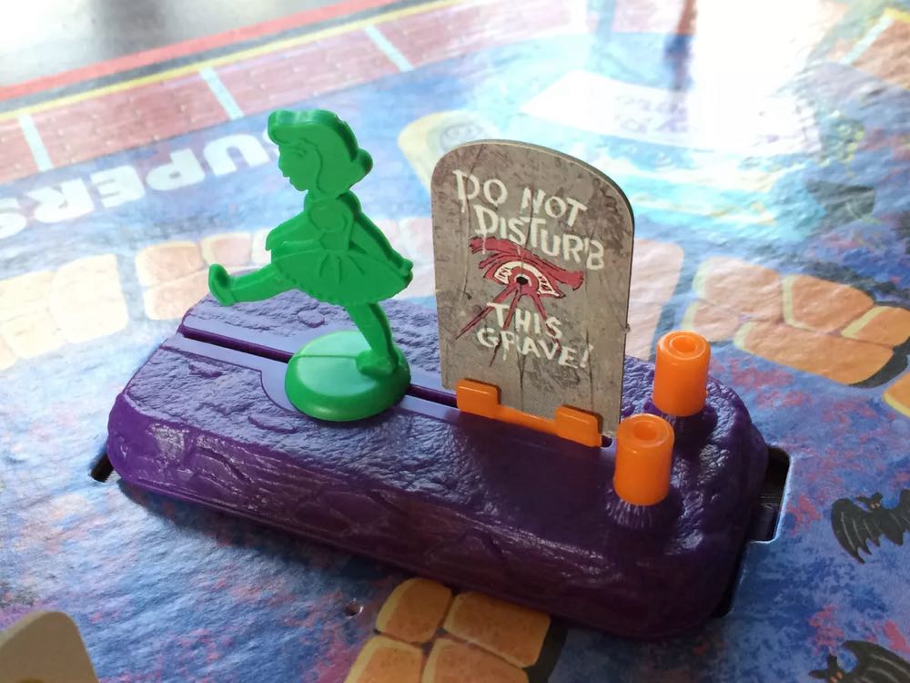 Superstition (No. 4702)  (2 To 4) board game collectible - Main Image 4