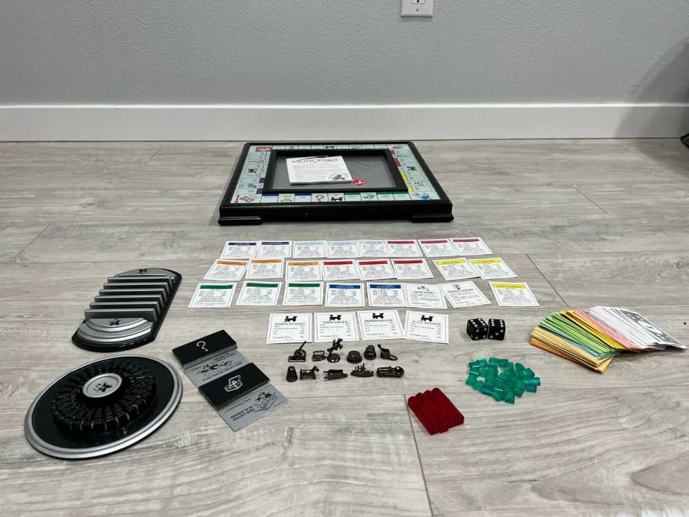 Monopoly Onyx Edition Barnes & Noble Exclusive  board game collectible - Main Image 3