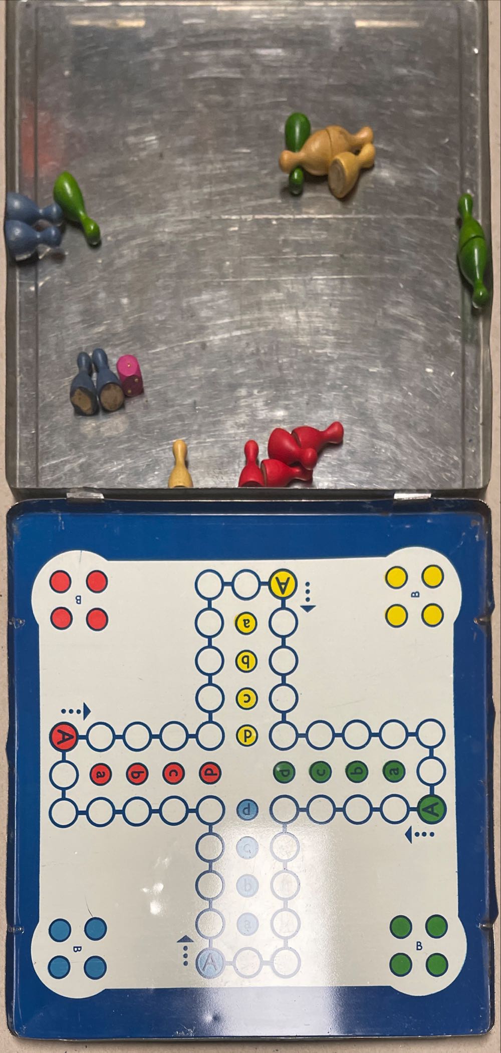 Člověče Nezlob Se Magnetické  (2-4) board game collectible - Main Image 2