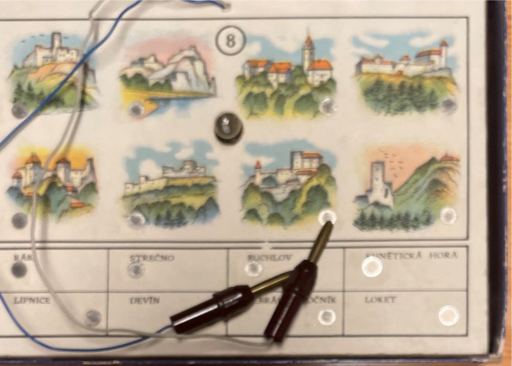 Hrady a Zámky  (1-2) board game collectible - Main Image 2