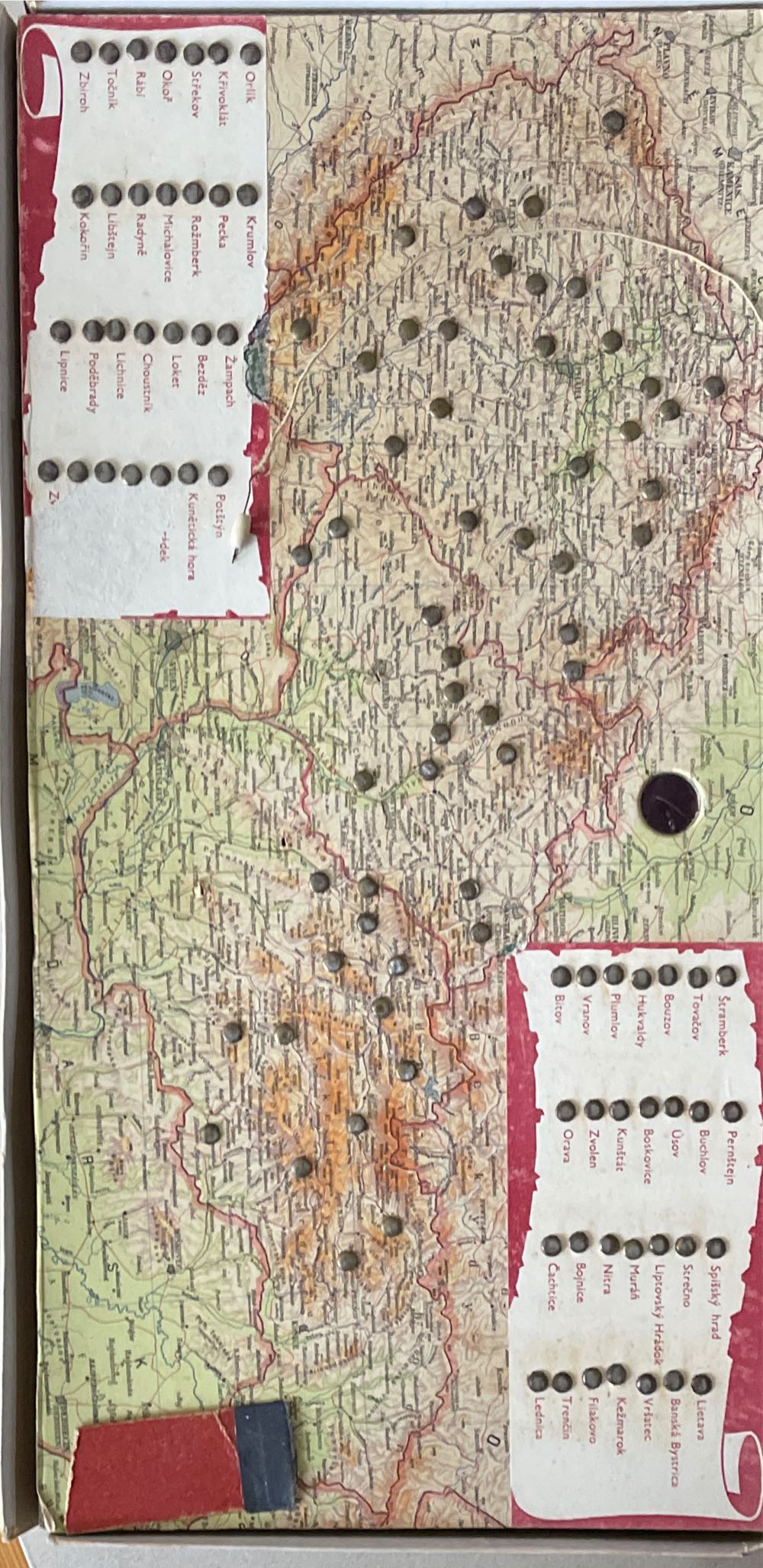 Hrady a Zámky ČSR  (1-2) board game collectible - Main Image 2