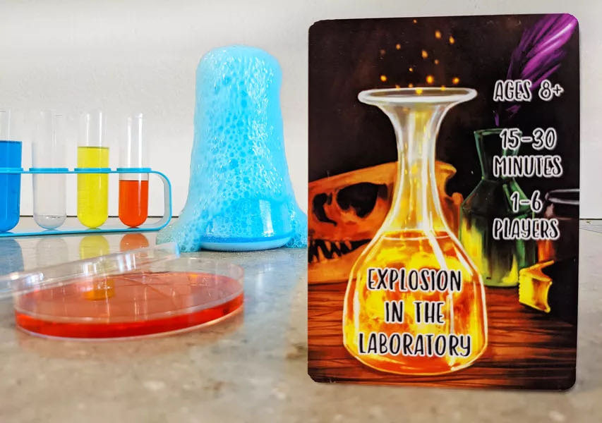 Explosion in the Laboratory  (1-4) board game collectible [Barcode 694536789258] - Main Image 3