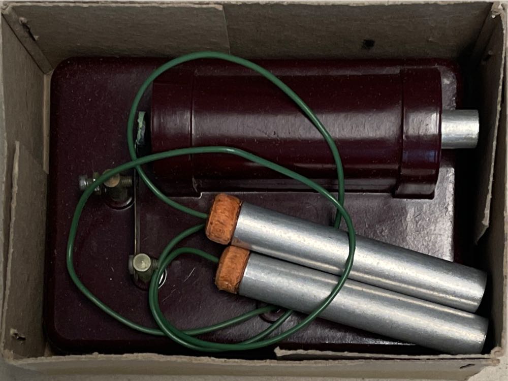 Indukční Přístroj  (2) board game collectible - Main Image 2