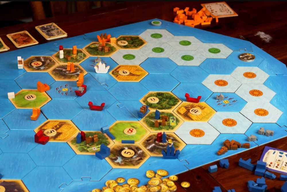 Catan : Explorers & Pirates - 5th Edition  (3-4) board game collectible - Main Image 3