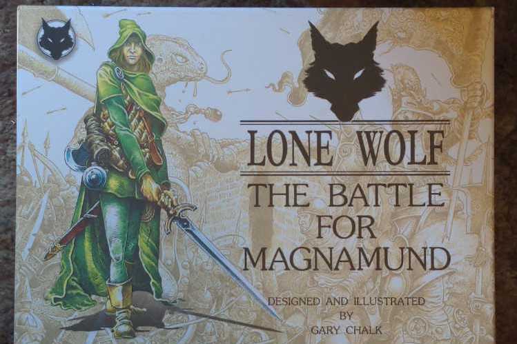 Yahtzee: Sriracha | Collectible Sriracha Bottle Dice Cup | Classic Dice Game Based On The Popular Hot Sauce Sriracha | Great For Family Night | Officially Licensed Sriracha Game & Merchandise