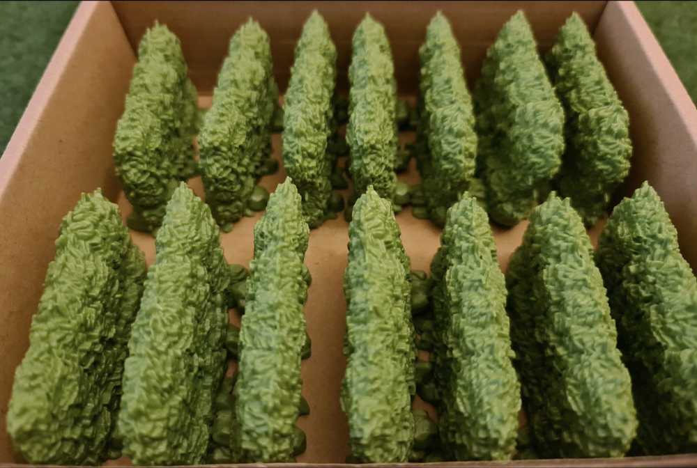 3D Plastic Hedges  (1-6) board game collectible - Main Image 3