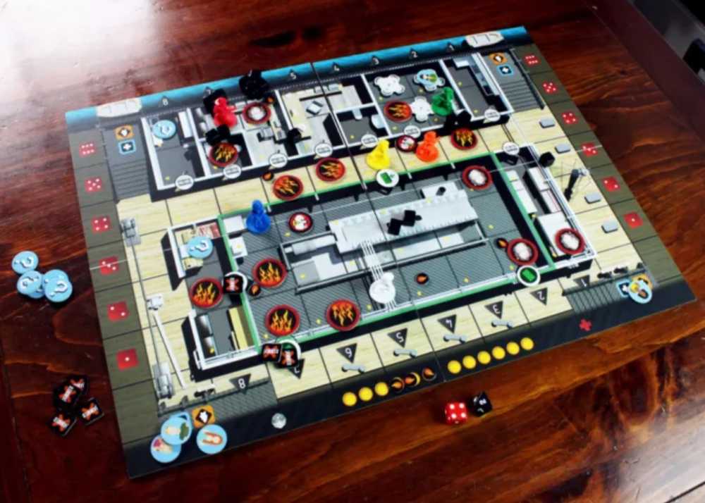 Flash Point Fire Rescue: Dangerous Waters  (2-6) board game collectible - Main Image 4