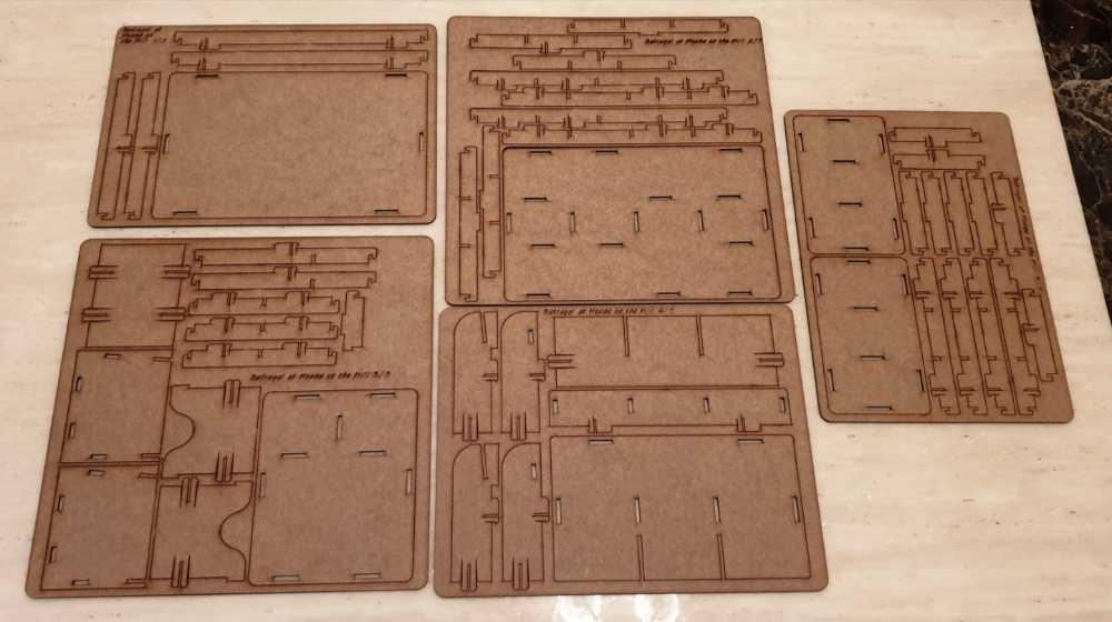 Betrayal At House On The Hill + Expansion: e-Raptor Insert  (3-6) board game collectible - Main Image 2