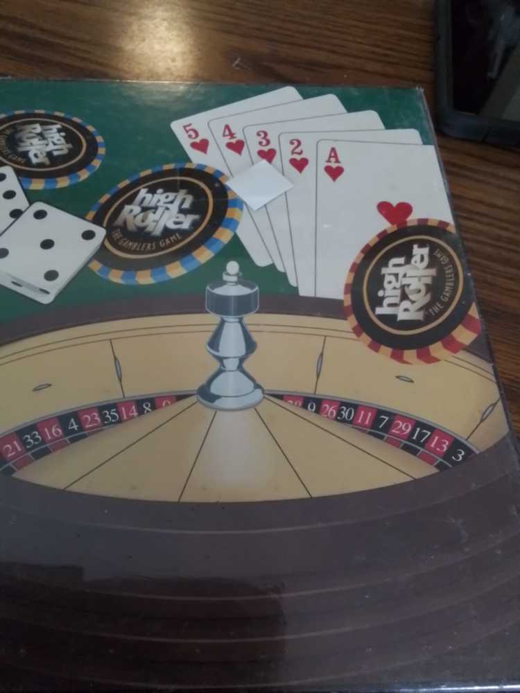 High Roller  (2-8) board game collectible [Barcode 712514000147] - Main Image 2