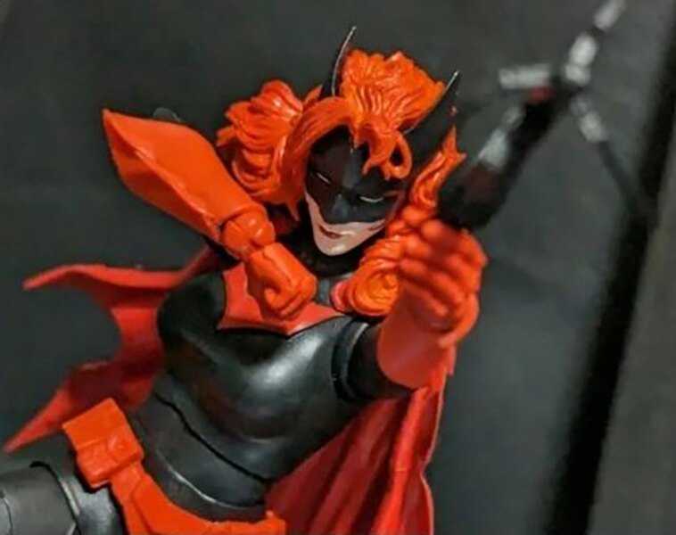 BatWoman  board game collectible - Main Image 3