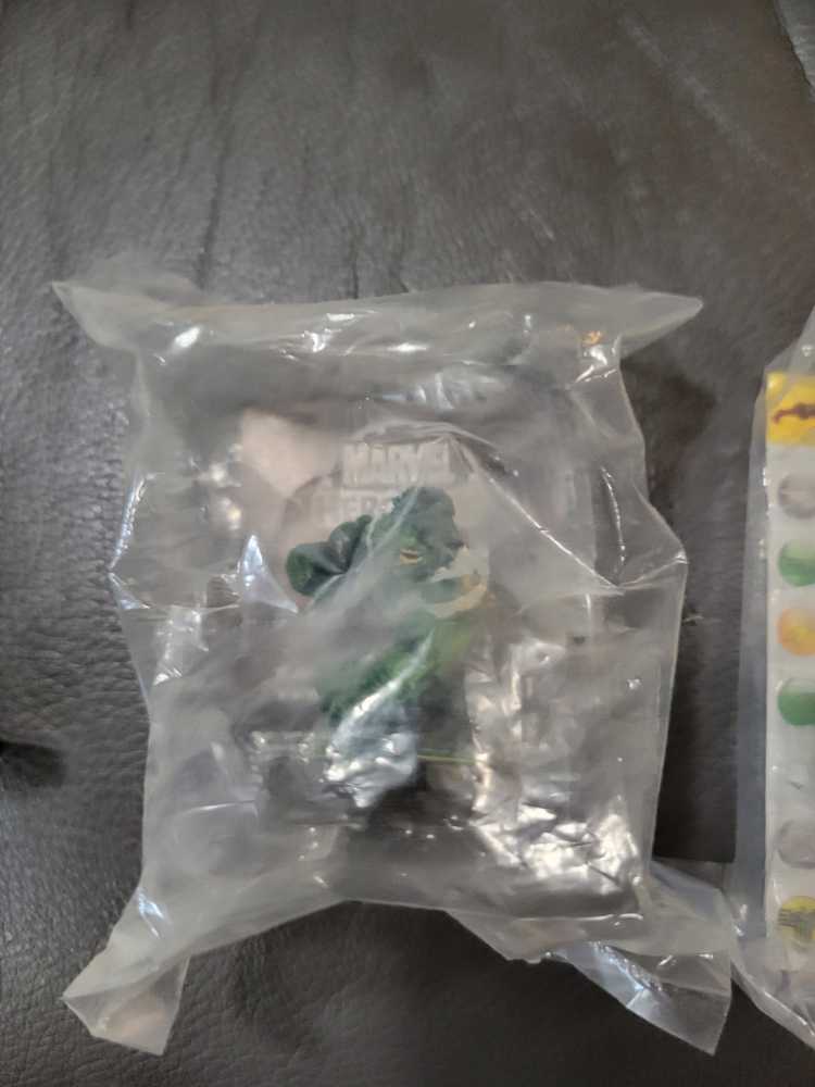 Assorted Heroclix  board game collectible - Main Image 3