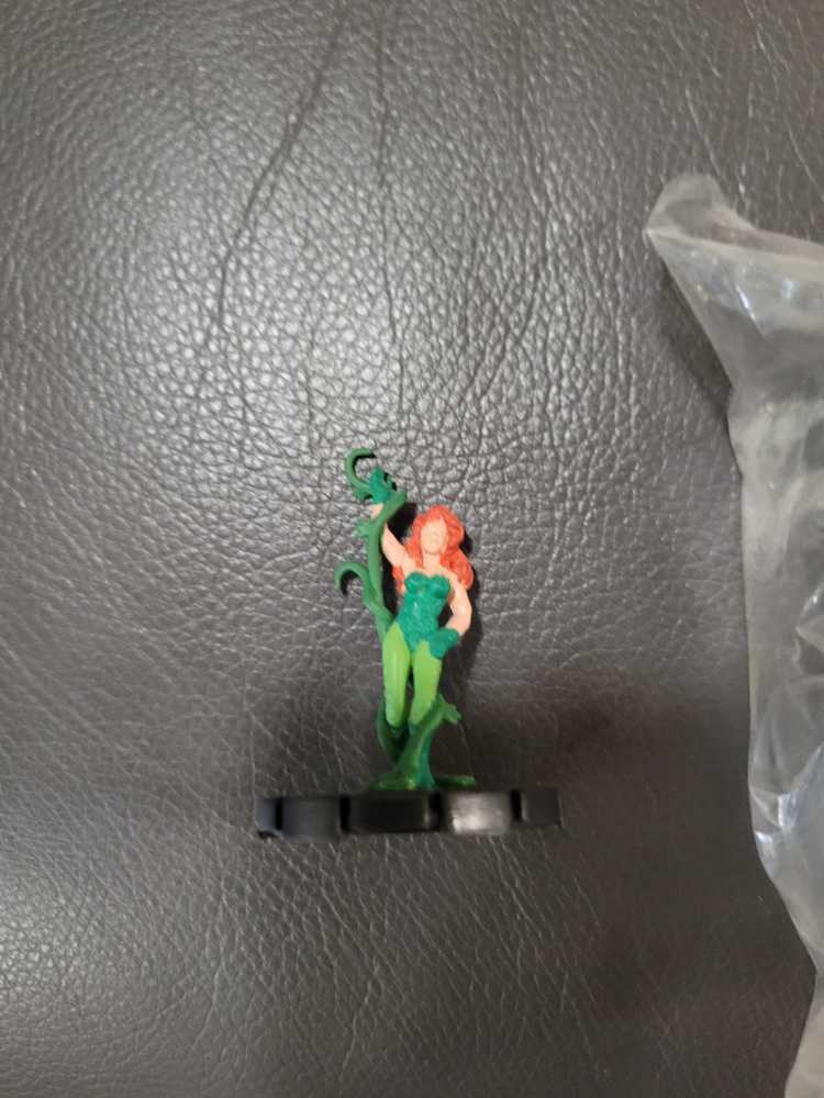 Assorted Heroclix  board game collectible - Main Image 4