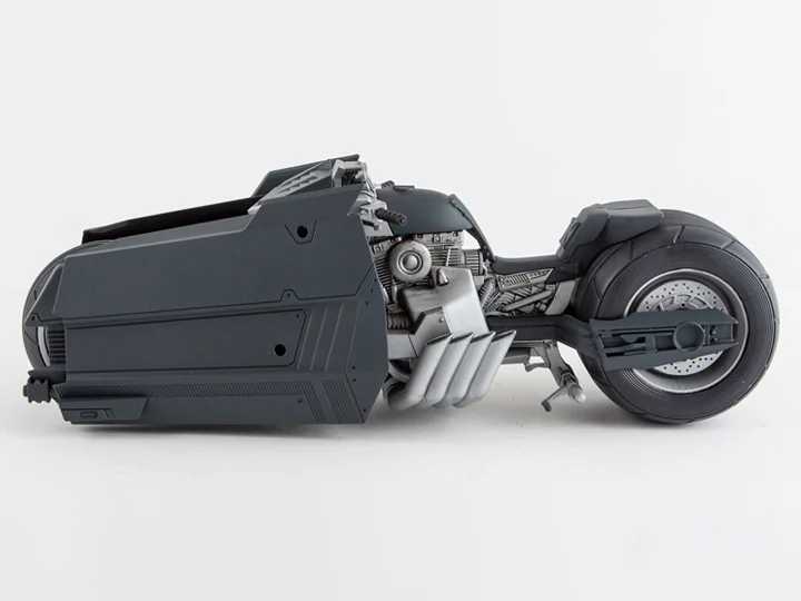 Bat-cycle 1  board game collectible - Main Image 2