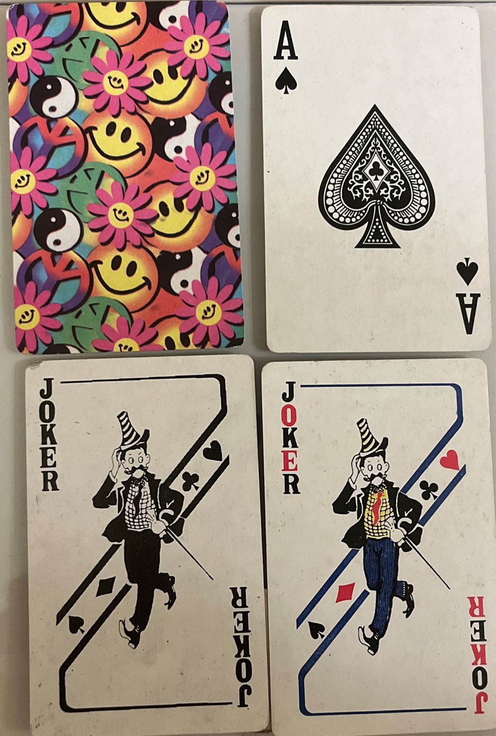Vintage “groovy” Playing Cards  board game collectible [Barcode 780984612580] - Main Image 2