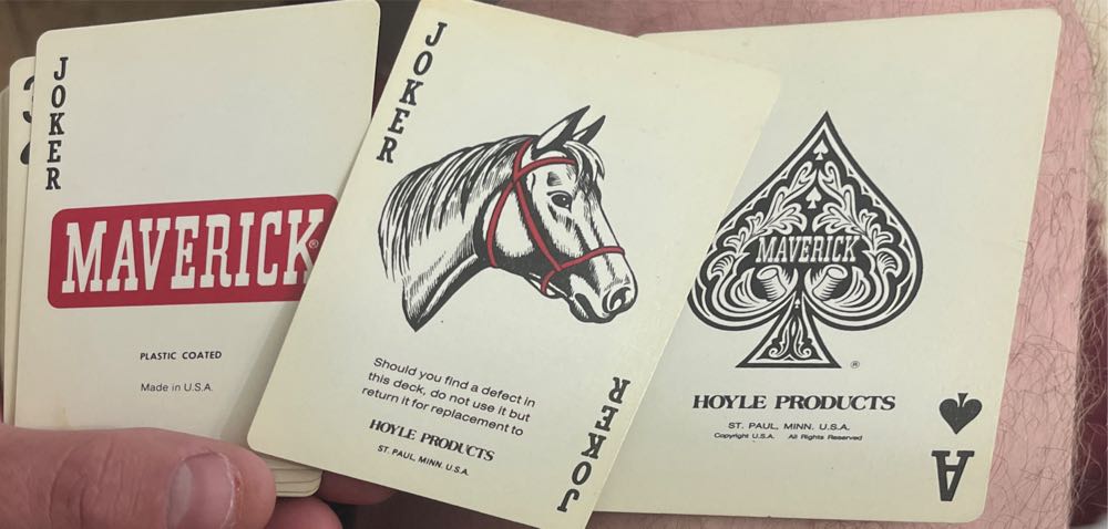 Maverick Poker Playing Vintage Cards Hoyle Red  board game collectible [Barcode 041187012240] - Main Image 3