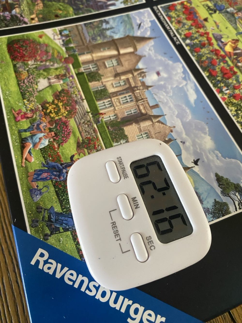 Ravensburger Ravensburger Happy Days Royal Residences 4x 500 Piece Jigsaw Puzzle For Adults And Kids Age 10 Years Up Multicolor One Size - Windsor  board game collectible [Barcode 4005556171408] - Main Image 2