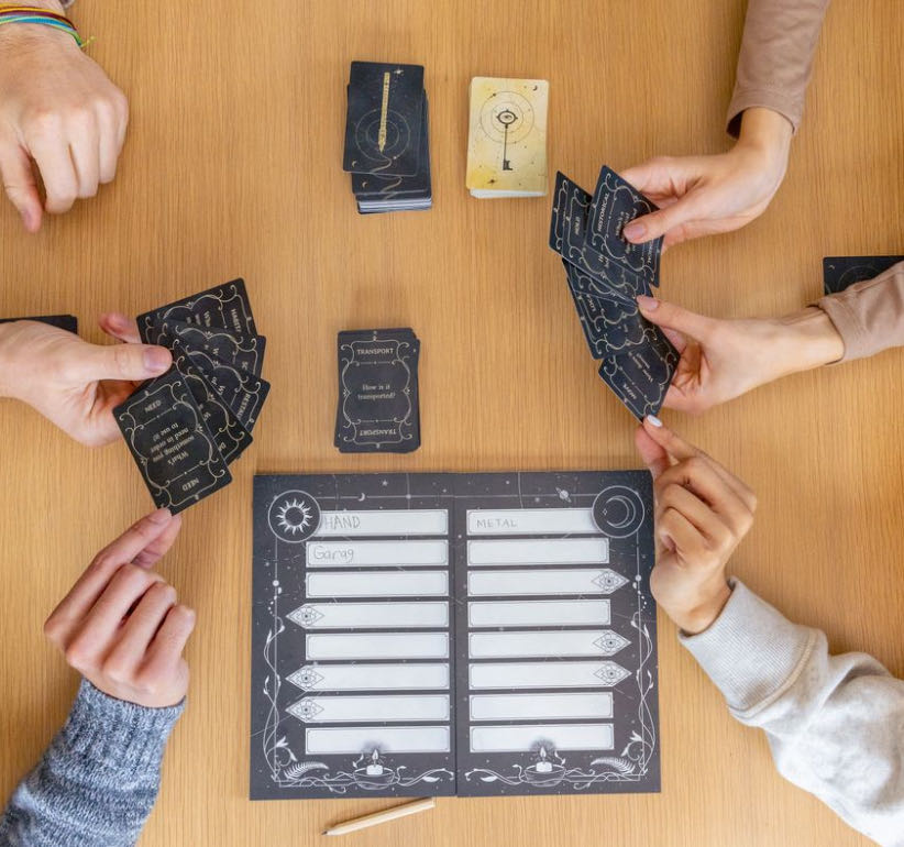 Pegasus Spiele 18308g Ghost Writer Medium  (3-8) board game collectible [Barcode 4250231736018] - Main Image 3