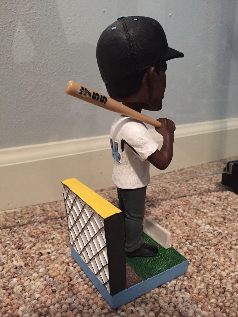 Hank Aaron  bobblehead collectible - Main Image 2