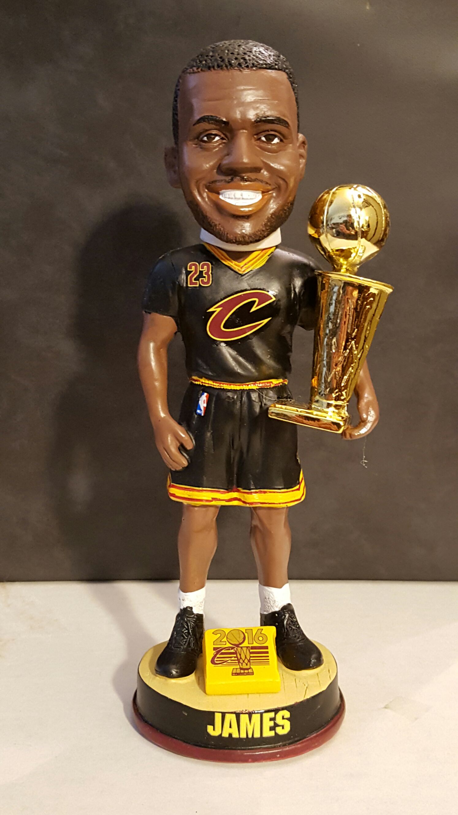 Cavs 2016 giant eagle Lebron James single trophy  bobblehead collectible [Barcode 190163860723] - Main Image 1