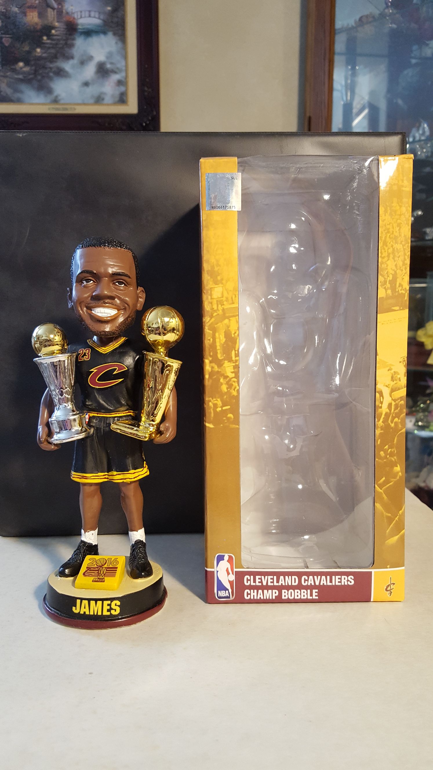 Cavs 2016 giant eagle Lebron James dual trophy  bobblehead collectible [Barcode 190163863526] - Main Image 1