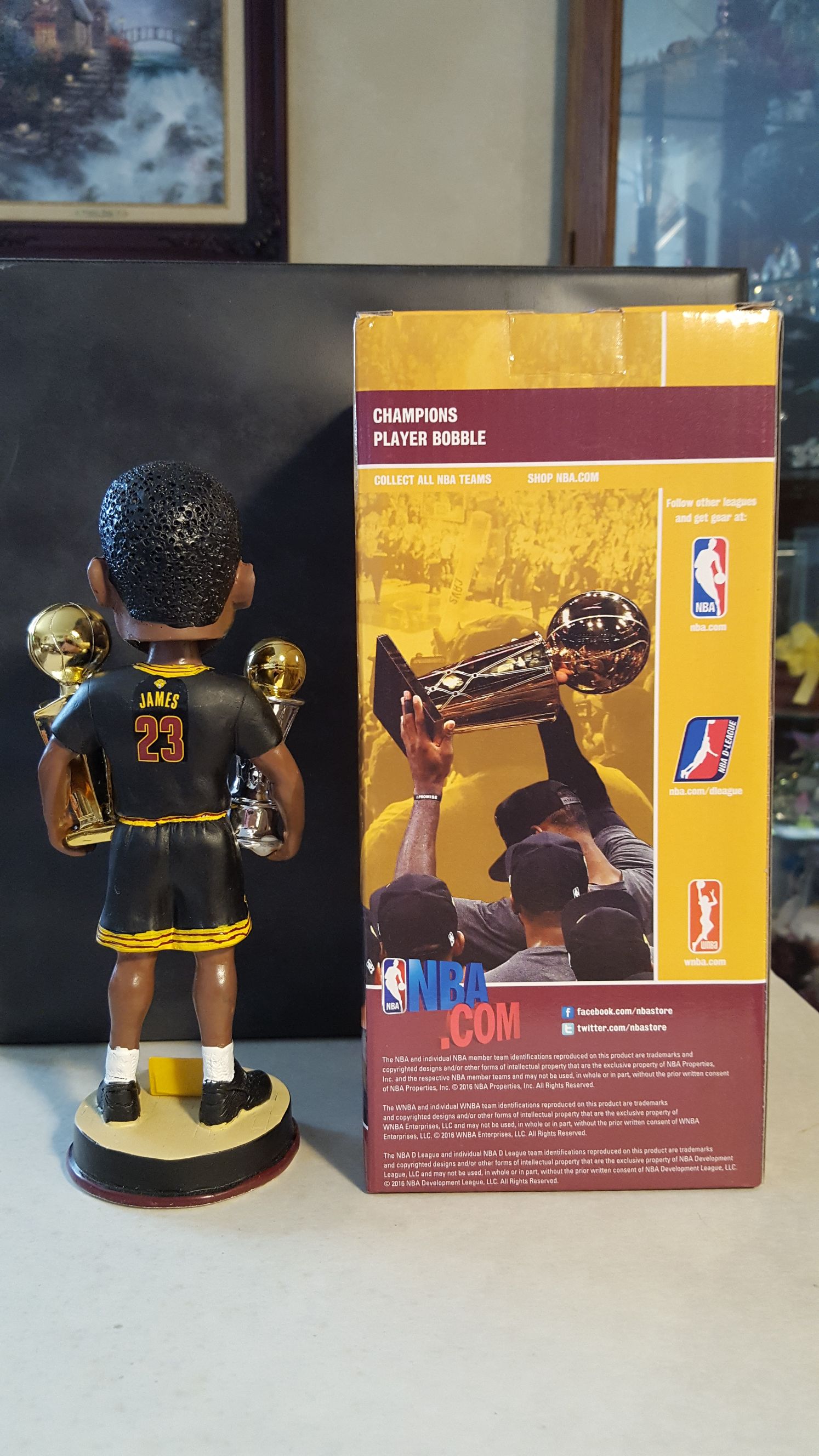 Cavs 2016 giant eagle Lebron James dual trophy  bobblehead collectible [Barcode 190163863526] - Main Image 2