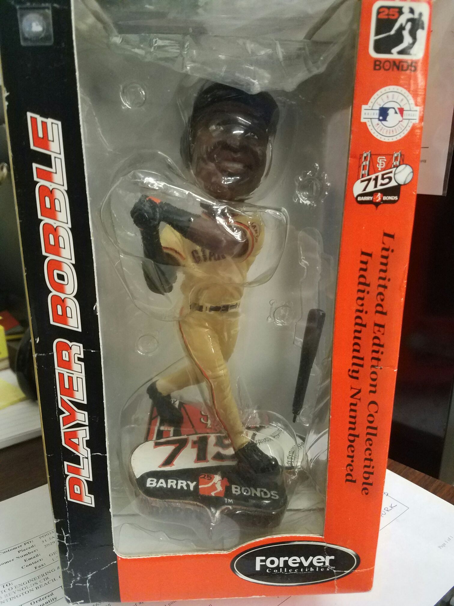 Barry Bonds 715 homeruns FoCo  bobblehead collectible [Barcode 681329192296] - Main Image 2