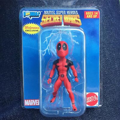 Deadpool Walgreens Exclusive  bobblehead collectible [Barcode 814176020638] - Main Image 1