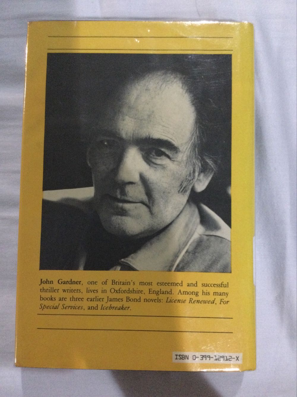 James Bond: Role of Honor - John Gardner (G. P. Putnam Sons  New York - Hardcover) book collectible [Barcode 9780399129124] - Main Image 2