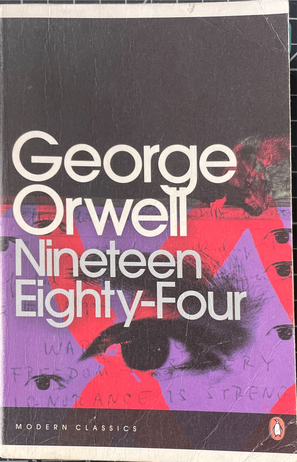 1984 - George Orwell (Penguin Modern Classics - Paperback) book collectible [Barcode 9780141187761] - Main Image 3