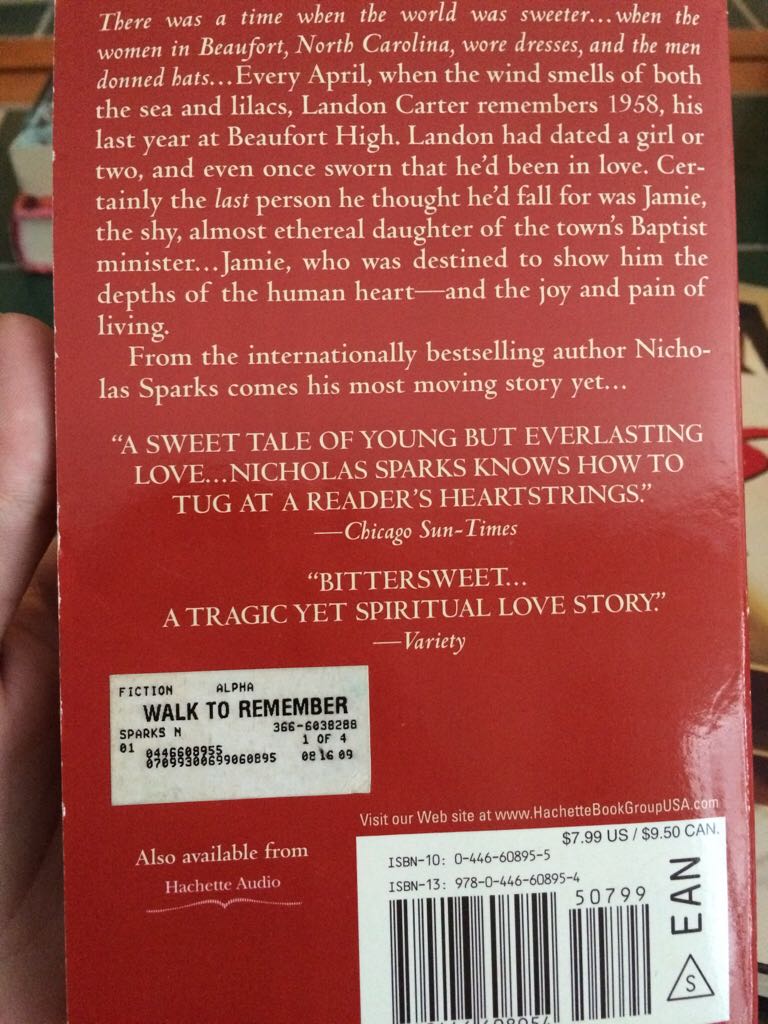 A Walk to Remember  (Grand Central - Paperback) book collectible - Main Image 2