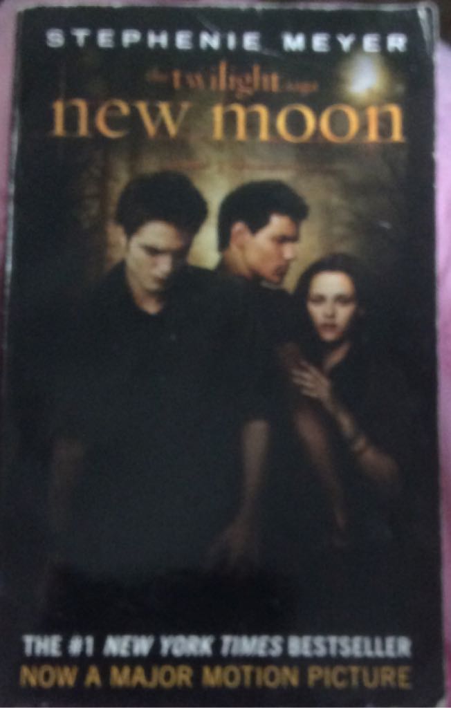 New Moon - Stephenie Meyer (Twilight Saga 2 - Paperback) book collectible [Barcode 9780316032544] - Main Image 2