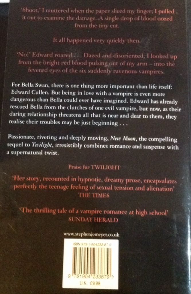 New Moon - Stephenie Meyer (Atom Books - Paperback) book collectible [Barcode 9781904233879] - Main Image 2
