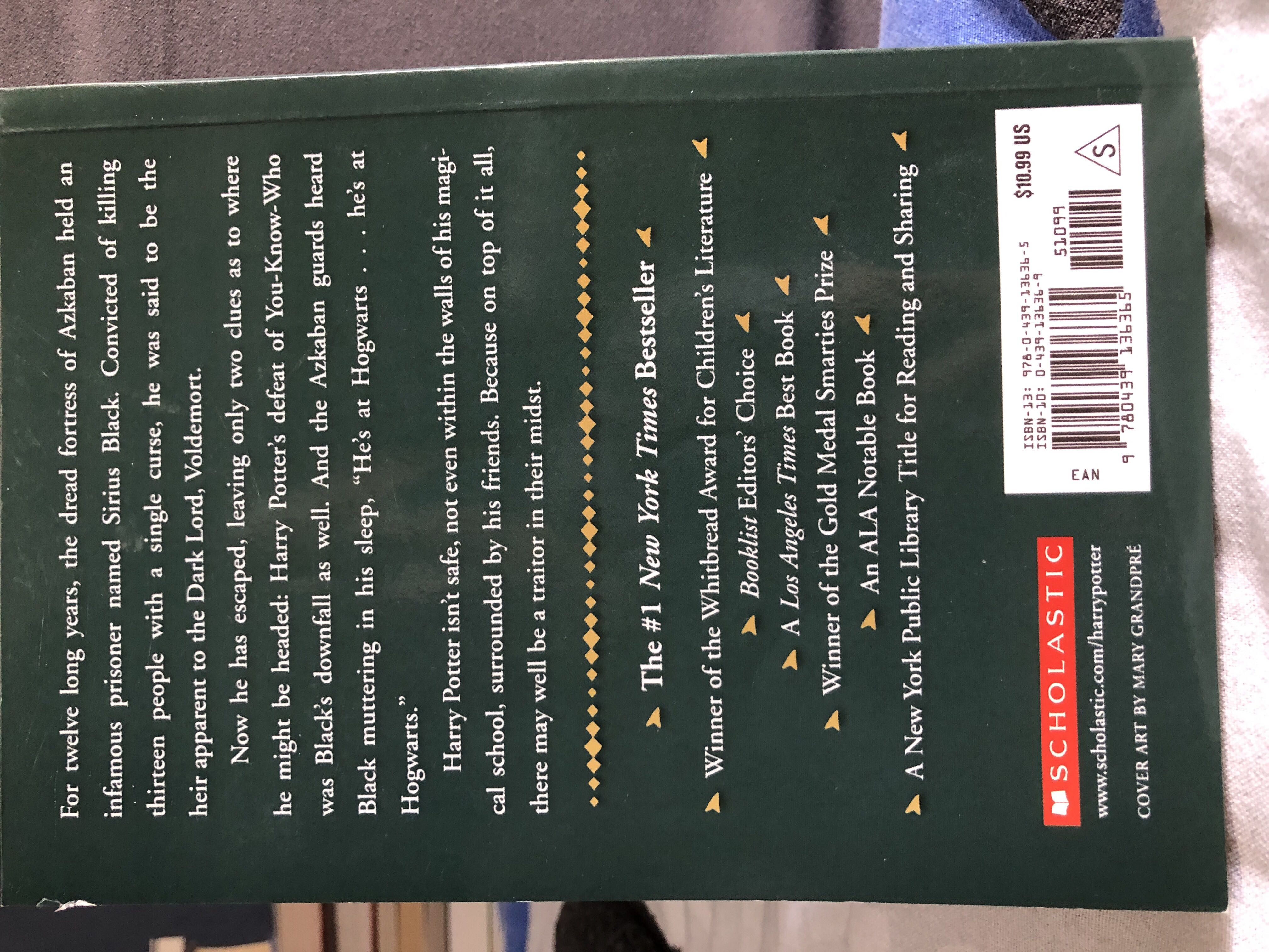 Harry Potter & the Prisoner of Azkaban - J. K. Rowling (Scholastic Inc. - Paperback) book collectible [Barcode 9780439136365] - Main Image 3