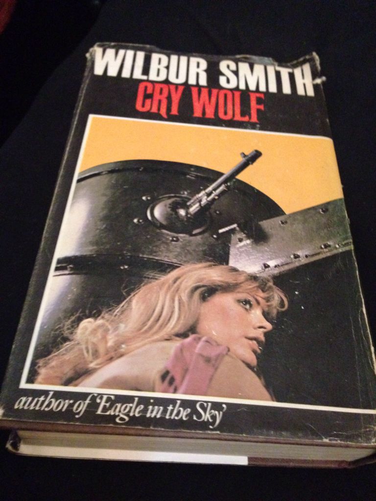 Cry Wolf - Wilbur Smith (William Heinemann Ltd - Paperback) book collectible - Main Image 2