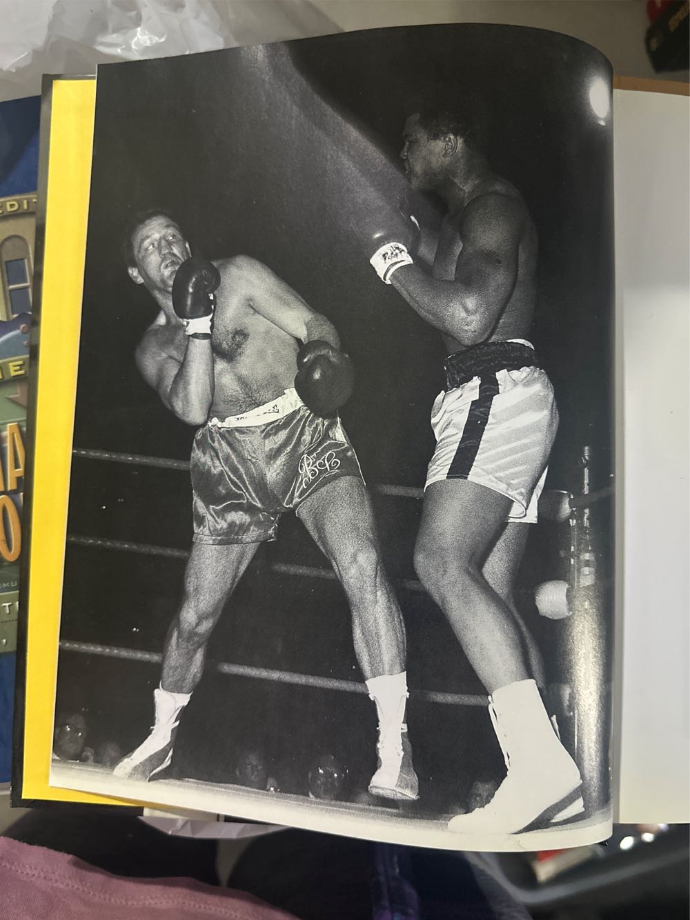 Muhammad Ali - William Strathmore book collectible [Barcode 9780752565835] - Main Image 2