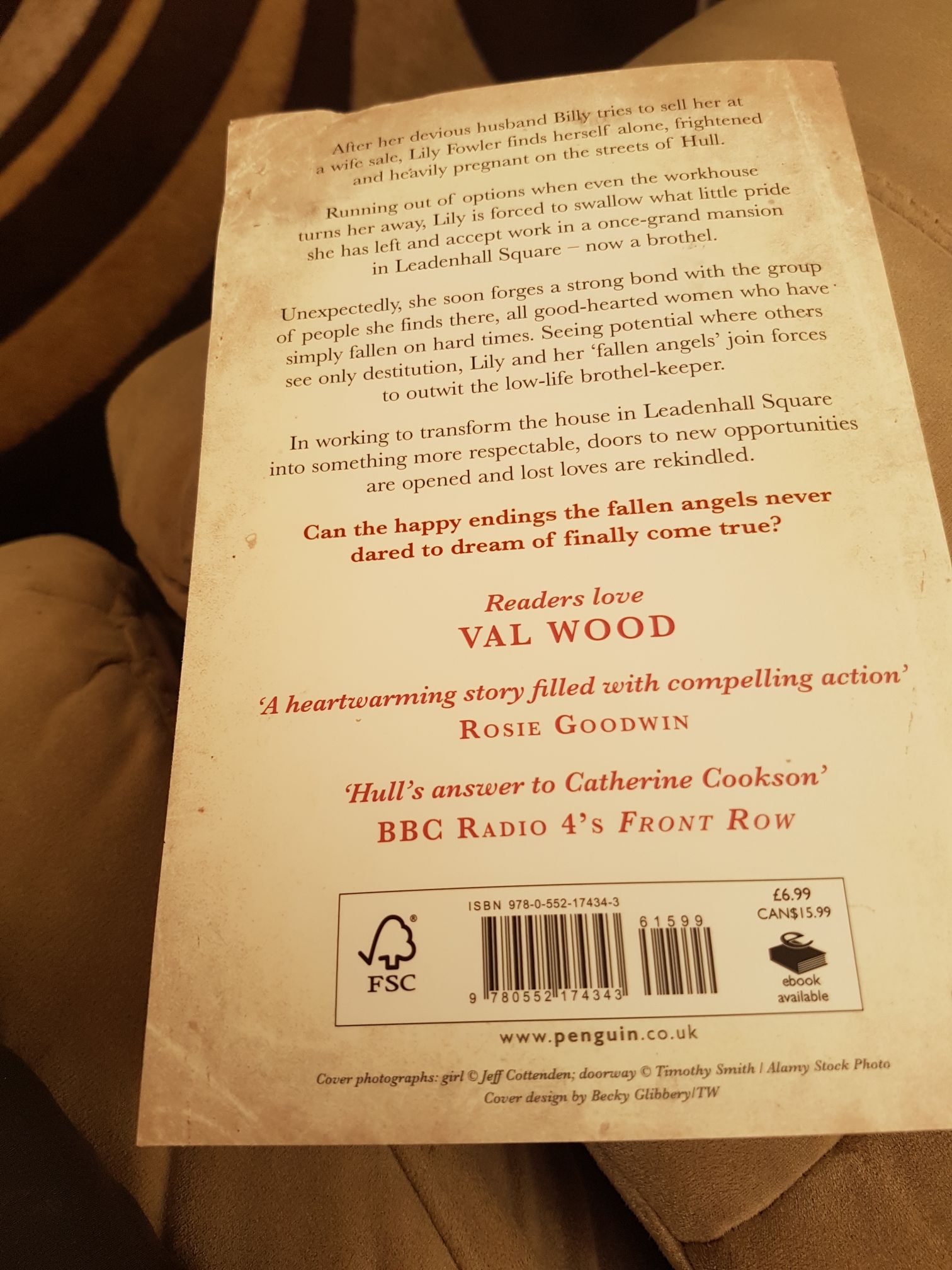 Fallen Angels  (Corgi) book collectible [Barcode 9780552174343] - Main Image 2