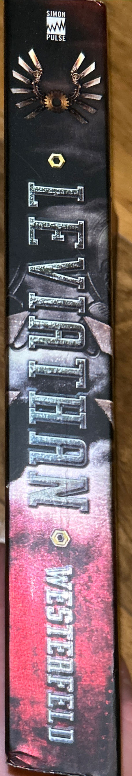 Leviathan - Scott Westerfeld (Simon Pulse - Trade Paperback) book collectible [Barcode 9781416971740] - Main Image 3