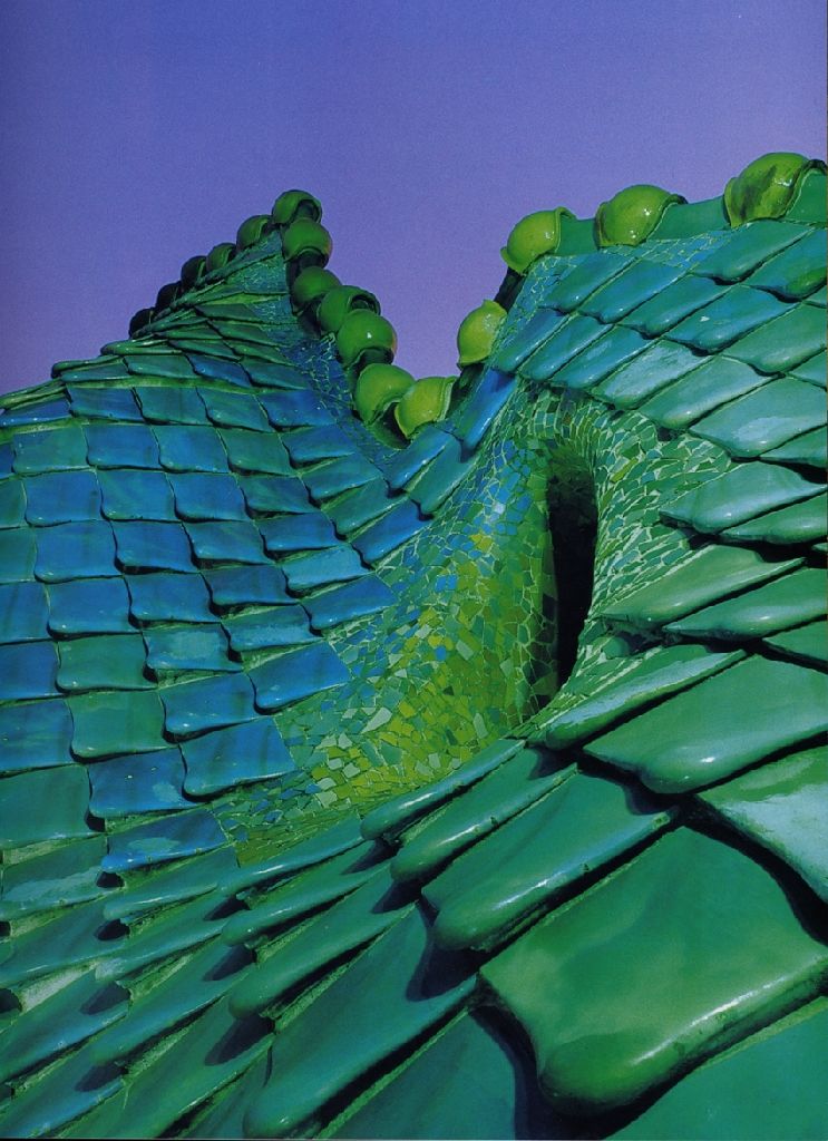 Gaudi: Complete Works - Isabel Artigas (Evergreen - Hardcover) book collectible [Barcode 9783822856543] - Main Image 2