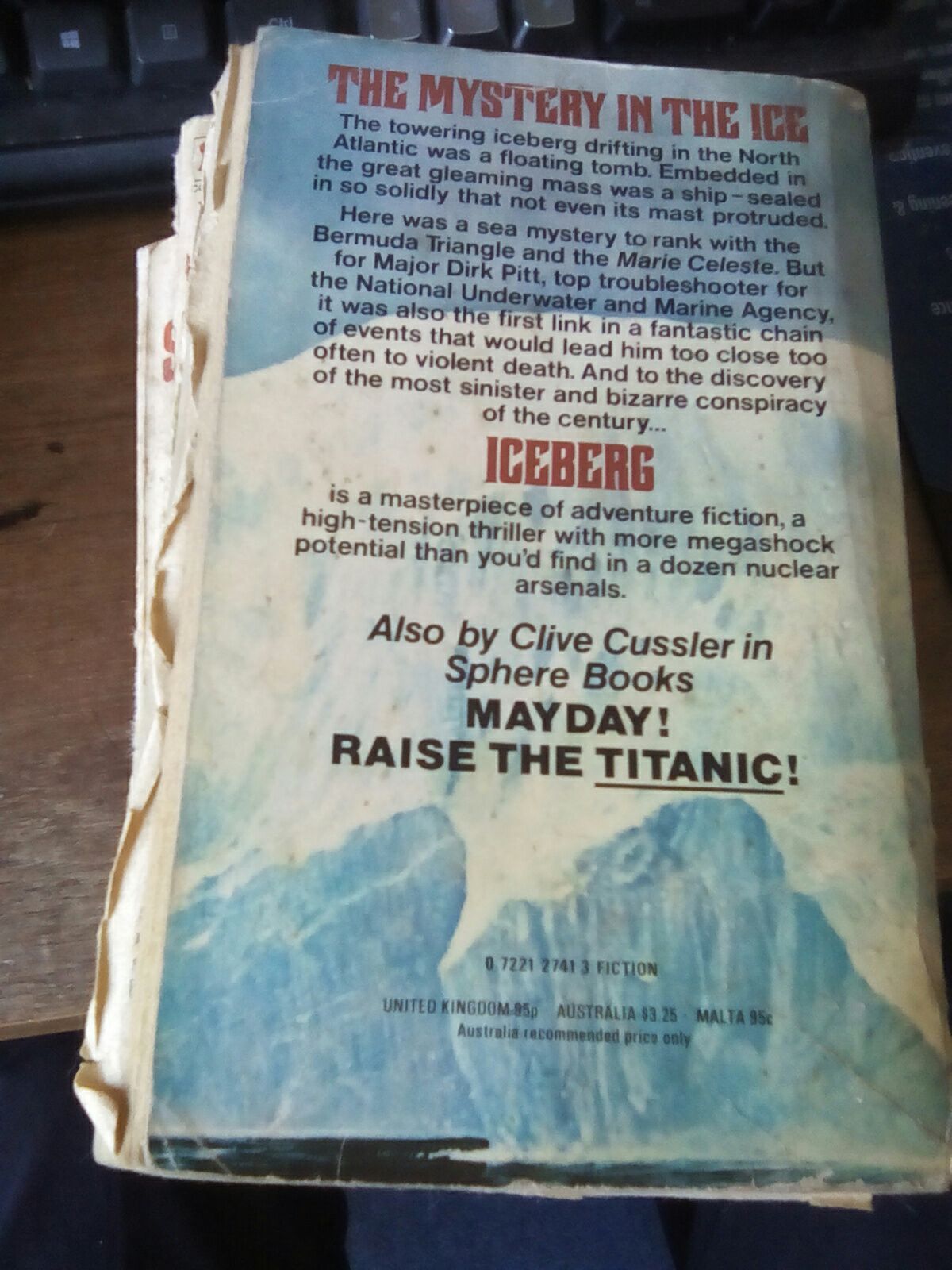 Iceberg - Clive Cussler (- Paperback) book collectible [Barcode 9780722127377] - Main Image 2