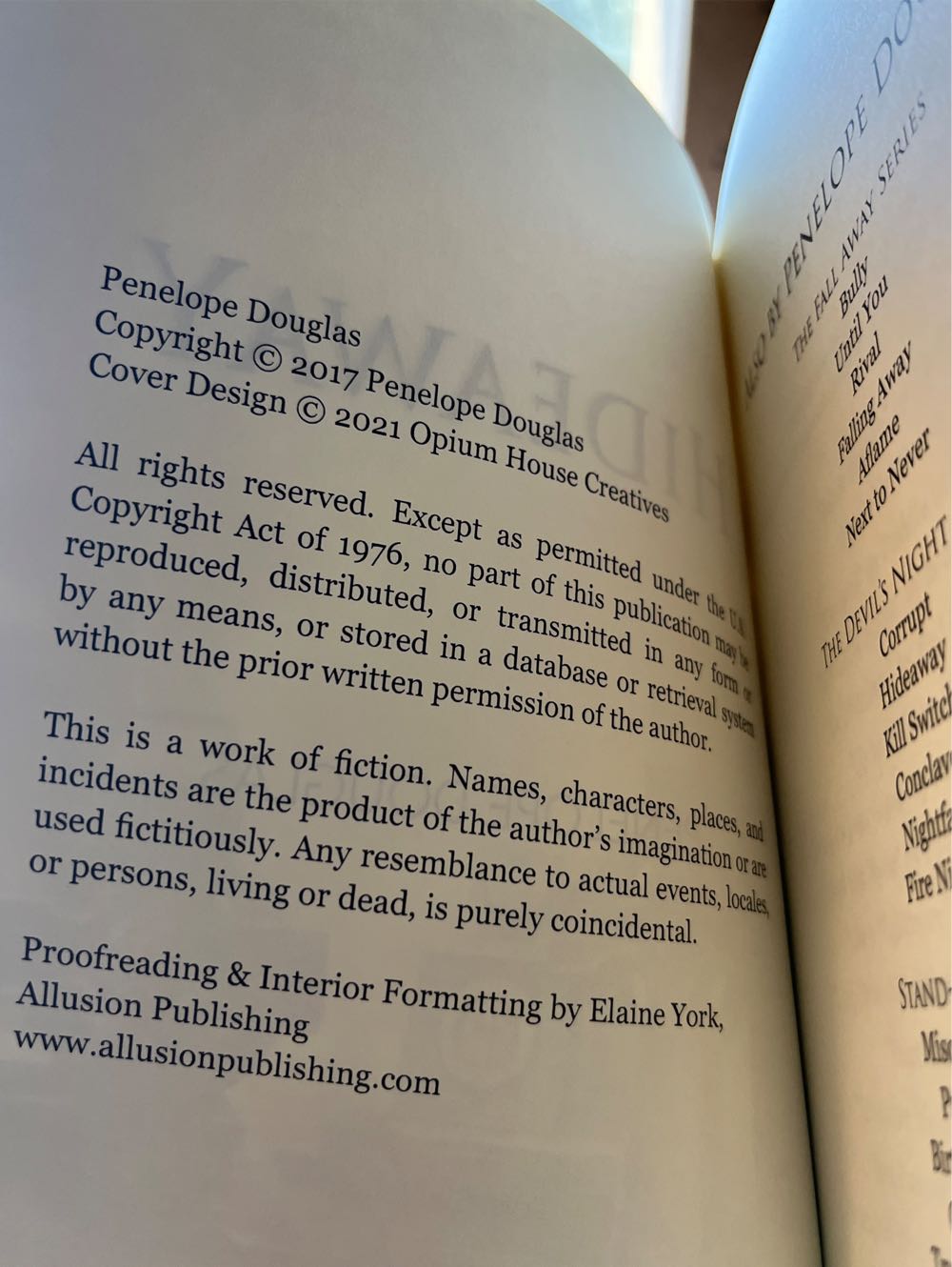 Hideaway (Devil’s Night, #2) - Penelope Douglas (Createspace Independent Publishing Platform - Paperback) book collectible [Barcode 9781976333002] - Main Image 3